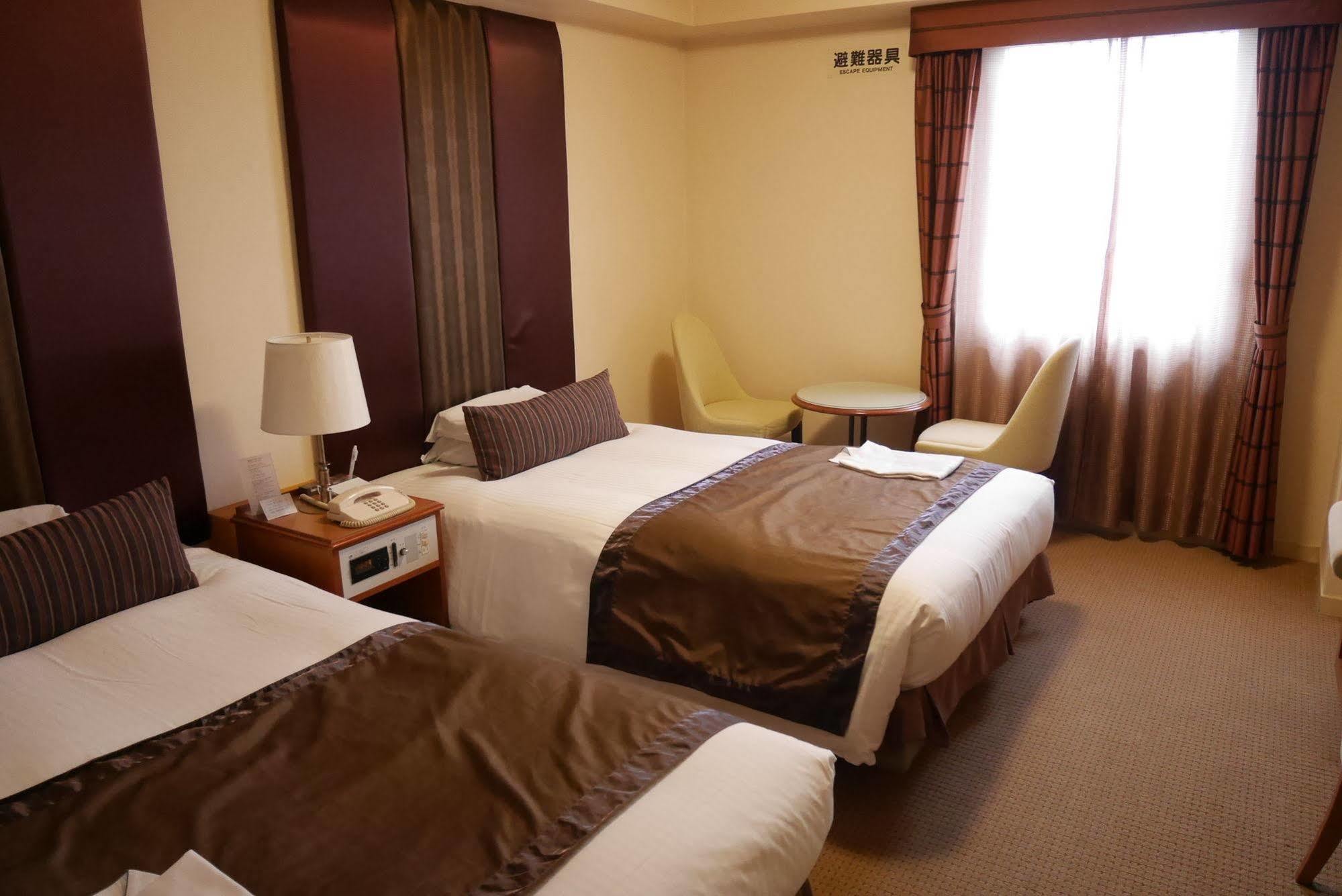 Hotel Yokohama Garden מראה חיצוני תמונה